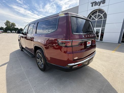 Used 2024 Jeep Wagoneer L Series II w/ Flexible Seating Group AWD/4WD image 40