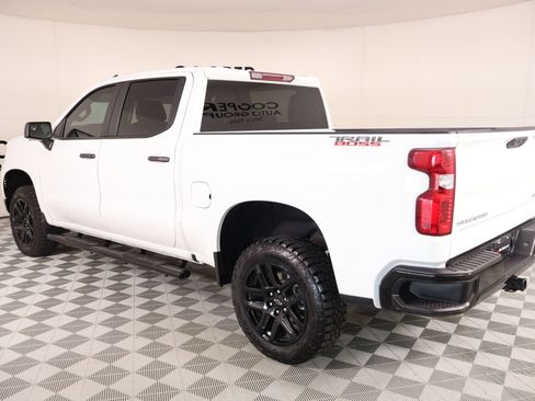 Used 2025 Chevrolet Silverado 1500 Custom Trail Boss AWD/4WD image 21