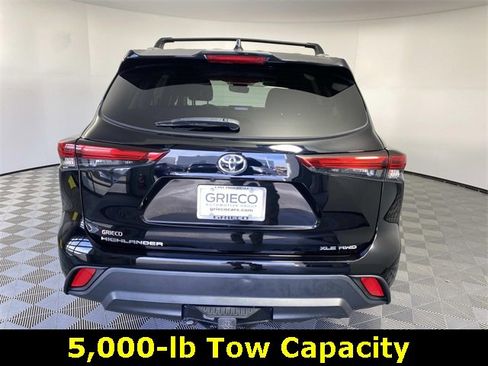 Used 2022 Toyota Highlander XLE image 7