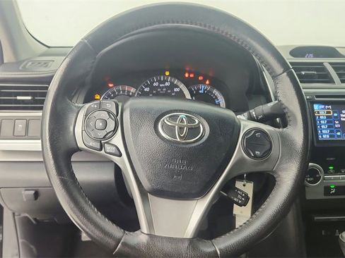 Used 2013 Toyota Camry SE image 17