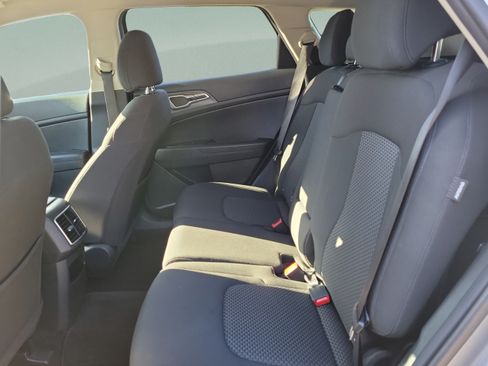 Certified 2024 Kia Sportage LX FWD image 7