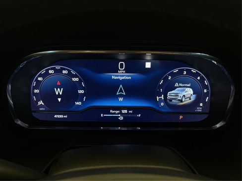 Used 2022 Chevrolet Tahoe LT w/ LT Signature Package image 18