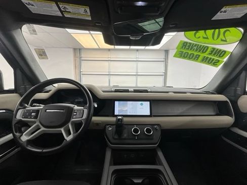 Used 2023 Land Rover Defender 110 X-Dynamic SE AWD/4WD image 4