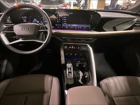 Used 2025 Audi Q5 Premium w/ Convenience Package AWD/4WD image 15