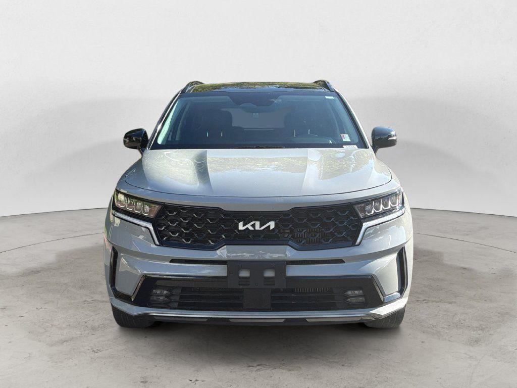 Used 2022 Kia Sorento EX w/ Panoramic Sunroof Package FWD image 2