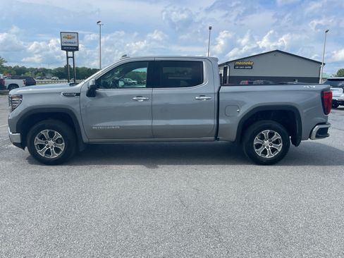 Used 2025 GMC Sierra 1500 SLT AWD/4WD image 2