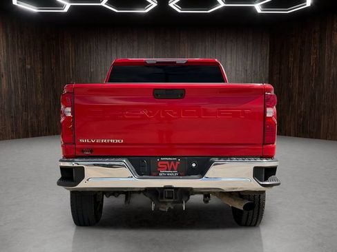 Used 2022 Chevrolet Silverado 2500 LT w/ Convenience Package AWD/4WD image 6