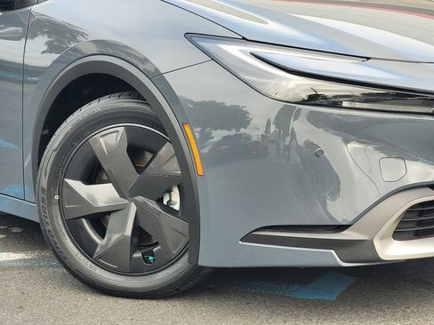 New 2026 Toyota Prius Plug-In Hybrid FWD image 3