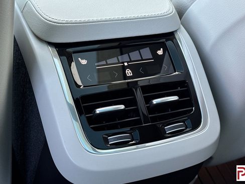 Used 2025 Volvo XC90 B6 Plus w/ Protection Package Premier image 14