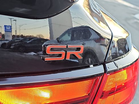 Used 2025 Nissan Sentra SR w/ SR Premium Package image 32