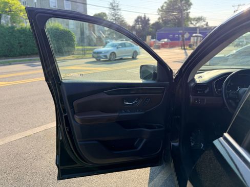 Used 2024 Honda Pilot Elite image 17