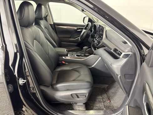 Used 2023 Toyota Highlander Limited AWD/4WD image 6