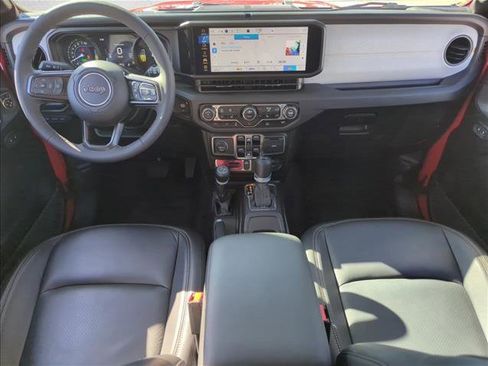 Used 2025 Jeep Wrangler Willys image 21