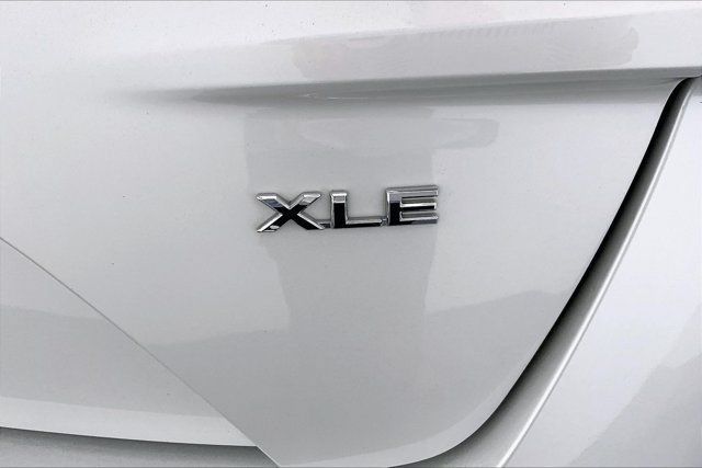 Used 2022 Toyota Prius Prime XLE FWD image 7