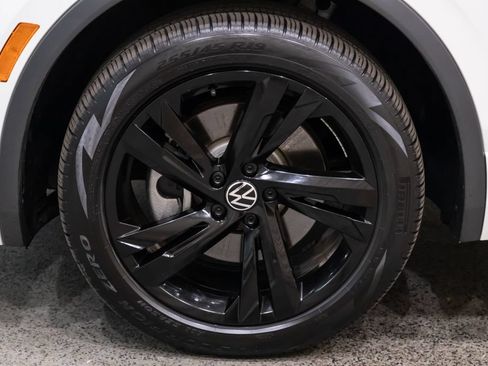 Certified 2024 Volkswagen Tiguan SE R-Line AWD/4WD image 7