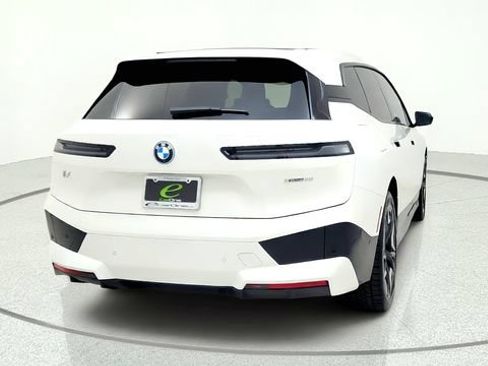 Used 2024 BMW iX xDrive50 w/ Premium Package AWD/4WD image 8
