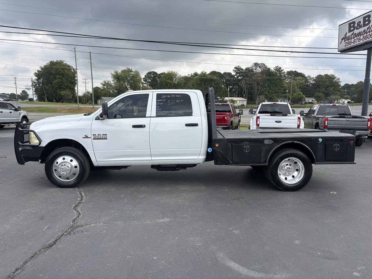 Used 2014 RAM 3500 Tradesman w/ Chrome Appearance Group AWD/4WD image 8