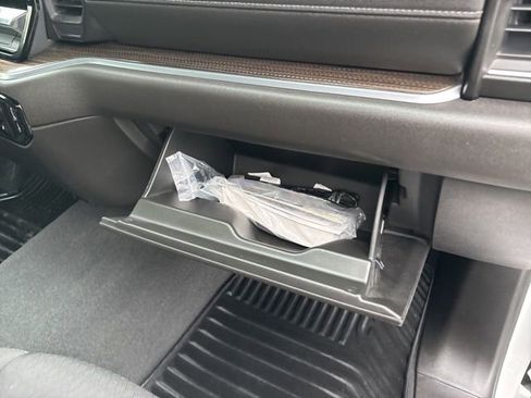 Used 2022 Chevrolet Silverado 1500 LT image 41