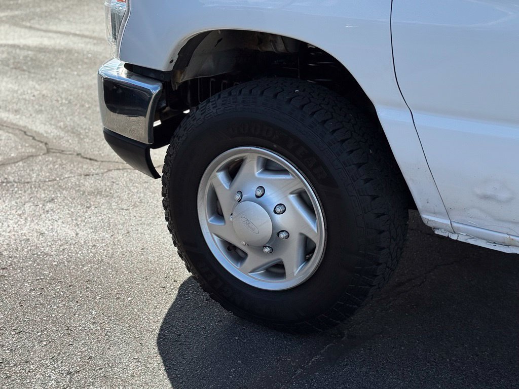 Used 2014 Ford E-350 and Econoline 350 Extended Super Duty RWD image 42