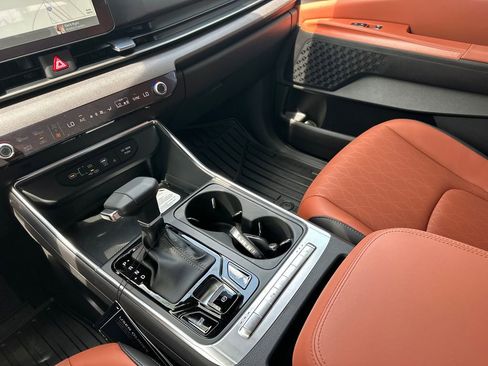 New 2026 Kia Carnival EX FWD image 34