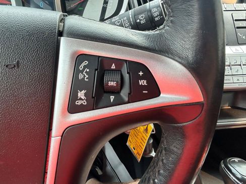Used 2017 Chevrolet Equinox Premier w/ Enhanced Convenience Package FWD image 21
