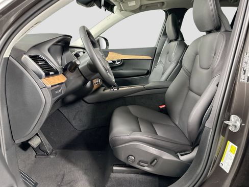 New 2025 Volvo XC90 T8 Plus w/ Protection Package Premier image 15