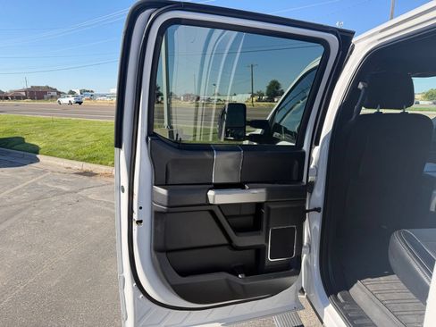 Used 2020 Ford F150 Lariat w/ Equipment Group 502A Luxury AWD/4WD image 9