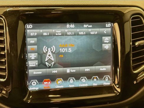 Used 2018 Jeep Compass Limited w/ Navigation Group AWD/4WD image 21