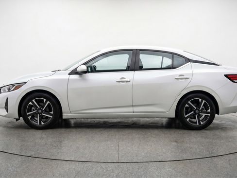 Used 2025 Nissan Sentra SV FWD image 5