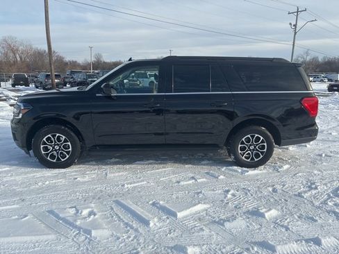 Used 2024 Ford Expedition Max XLT image 2