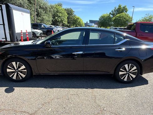 Used 2019 Nissan Altima 2.5 SL FWD image 8