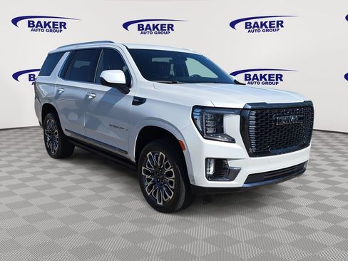 Used 2023 GMC Yukon Denali Ultimate w/ LPO, Floor Liner Package AWD/4WD image 3