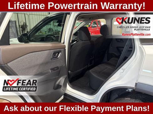 Used 2023 Nissan Rogue S image 16