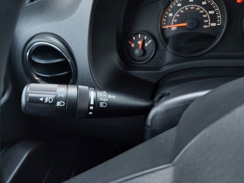 Used 2016 Jeep Patriot Sport image 9