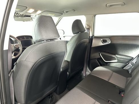 Used 2025 Kia Soul S image 28