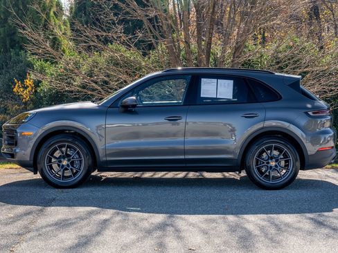 Certified 2025 Porsche Cayenne image 2