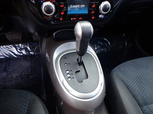 Used 2011 Nissan Juke SV w/ Chrome Pkg image 19