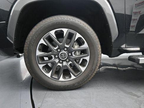 Used 2023 Toyota Tundra Limited AWD/4WD image 12