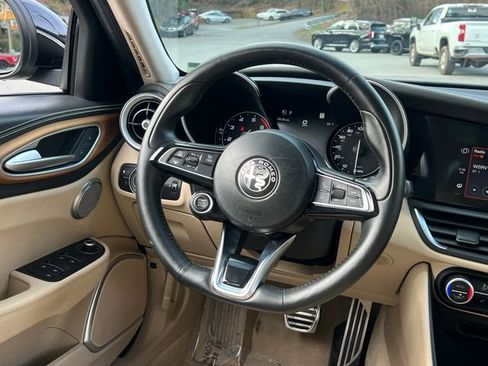 Used 2020 Alfa Romeo Giulia Ti image 19