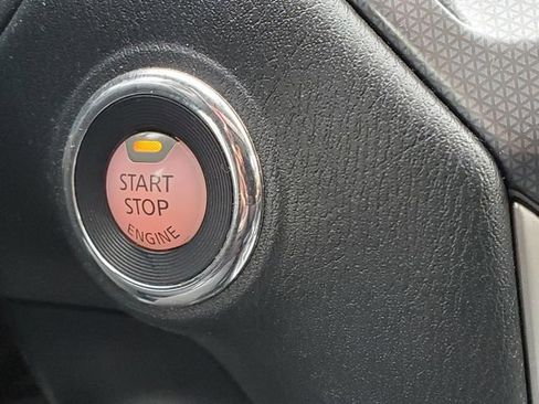 Used 2020 Nissan Pathfinder SL image 29