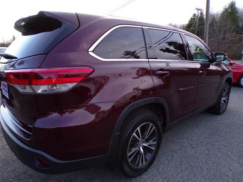 Used 2019 Toyota Highlander LE image 10