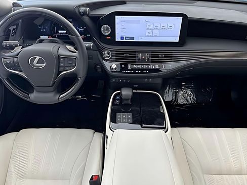Used 2024 Lexus LS 500 w/ Interior Upgrade Package image 11