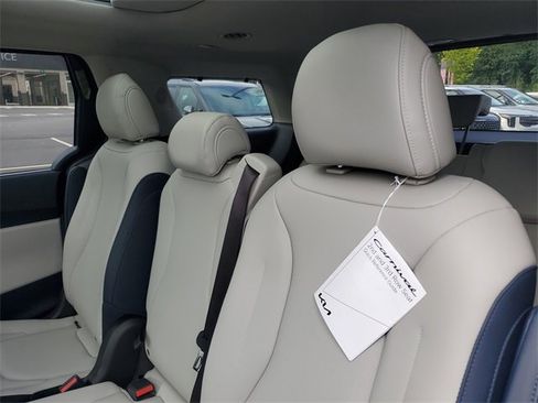 New 2026 Kia Carnival SX w/ SX Dark Edition Package image 9