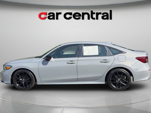 Used 2025 Honda Civic Sport image 2