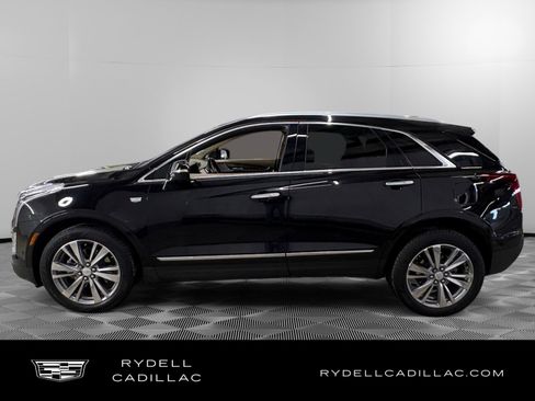Used 2022 Cadillac XT5 Premium Luxury w/ Platinum Package AWD/4WD image 2