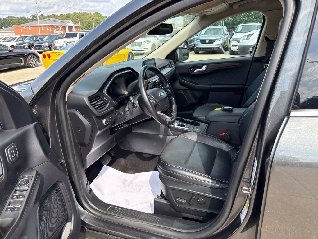Used 2020 Ford Escape Titanium AWD/4WD image 25