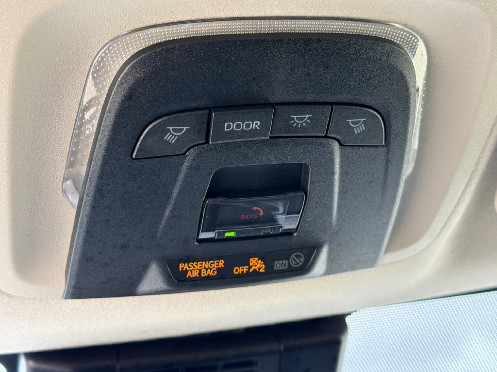 Used 2025 Toyota Corolla LE FWD image 33