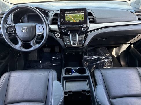 Used 2024 Honda Odyssey Touring image 2