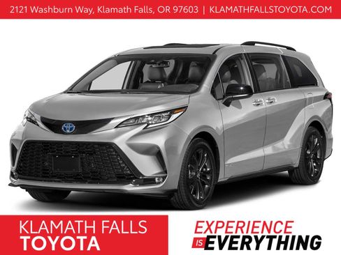 Used 2022 Toyota Sienna XSE w/ XSE Plus Package AWD/4WD image 1