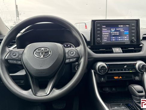 Used 2021 Toyota RAV4 XLE w/ Convenience Package image 15